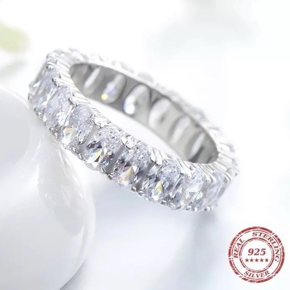 925 Sterling Silver Oval Cubic Zirconium Eternity Ring - Picture 5 of 6